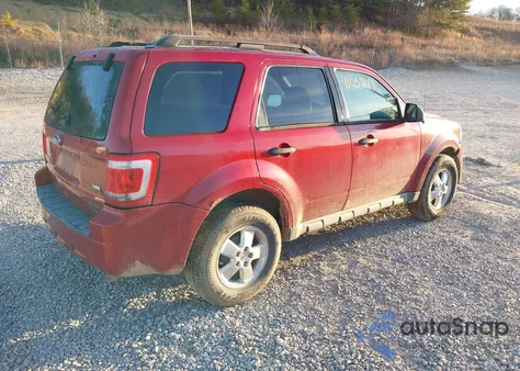 2010 Ford Escape Xlt z USA, uszkodzony, nr VIN 1FMCU9DG7AKA01290